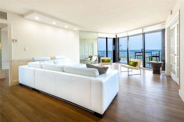 2000 Towerside Ter 1910, Miami, FL 33138