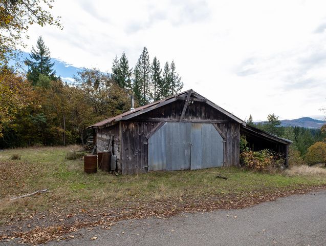 2281 Burgess Ranch Road, Zenia, CA 95595