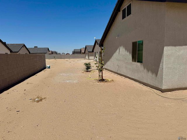 4711 E Los Olivos Dr, San Luis, AZ 85336