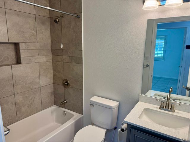 4711 E Los Olivos Dr, San Luis, AZ 85336