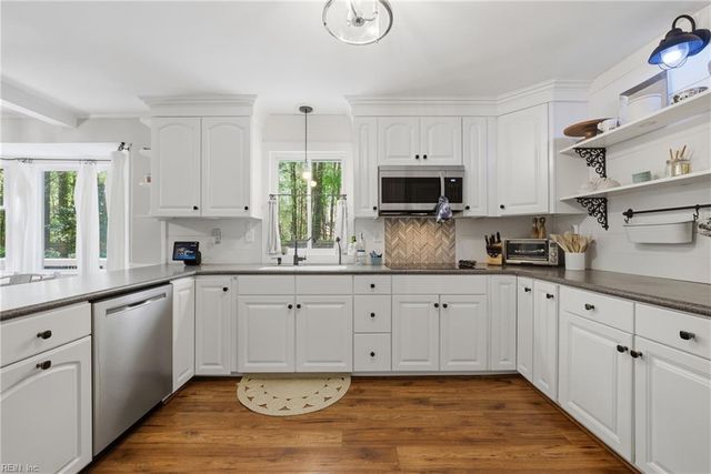 1304 Watersedge DR, Virginia Beach, VA 23452