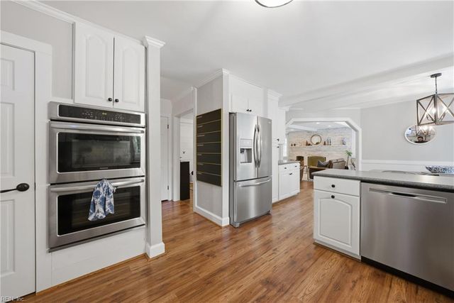 1304 Watersedge DR, Virginia Beach, VA 23452