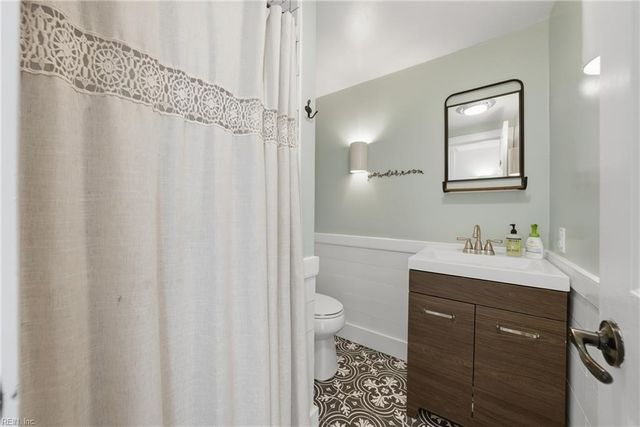 1304 Watersedge DR, Virginia Beach, VA 23452