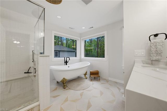 1304 Watersedge DR, Virginia Beach, VA 23452