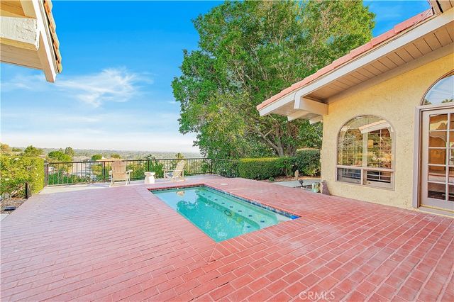 821 Guanajuato Drive, Claremont, CA 91711
