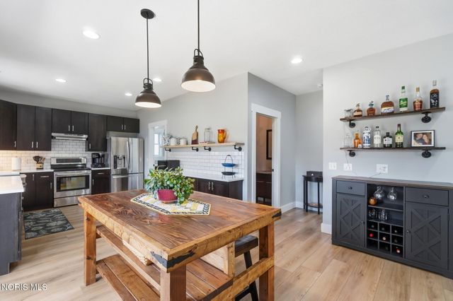 801 Barnstable Lane, Bowling Green, OH 43402