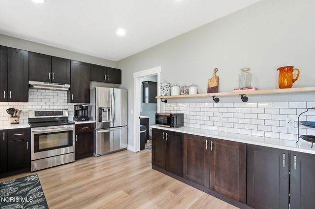 801 Barnstable Lane, Bowling Green, OH 43402