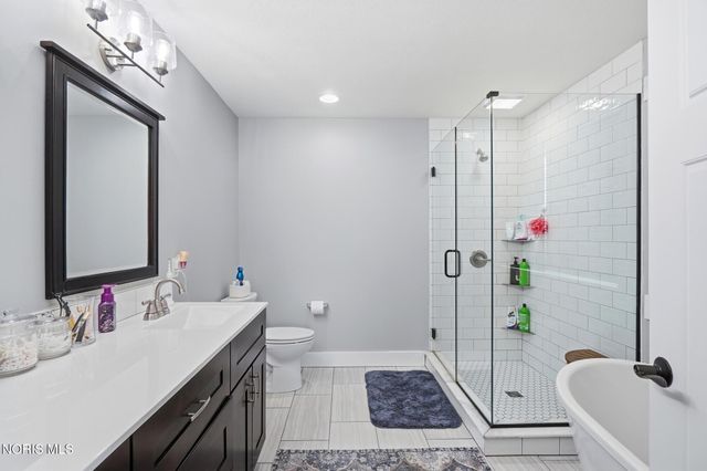 801 Barnstable Lane, Bowling Green, OH 43402