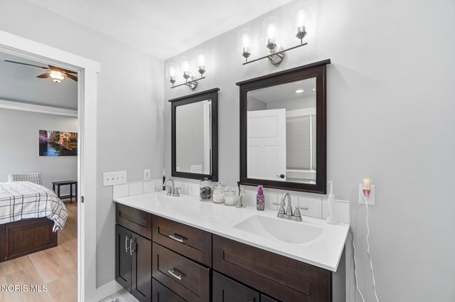 801 Barnstable Lane, Bowling Green, OH 43402