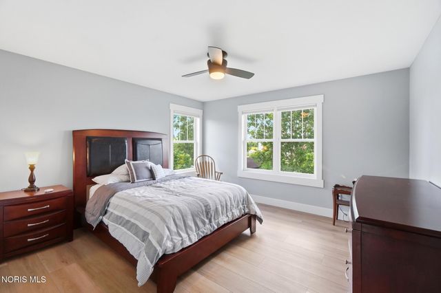 801 Barnstable Lane, Bowling Green, OH 43402