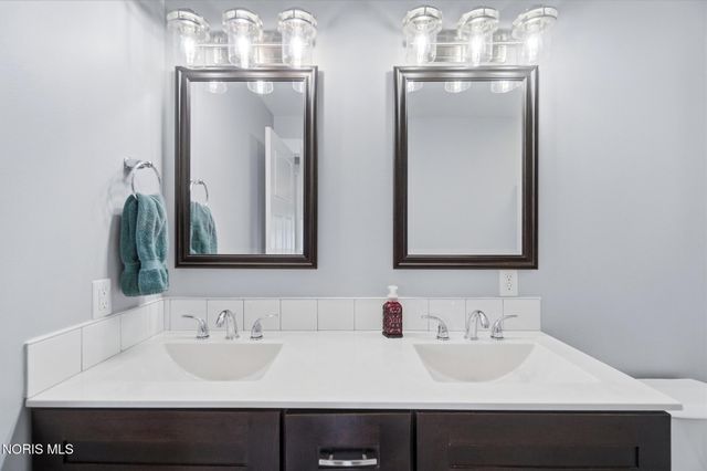 801 Barnstable Lane, Bowling Green, OH 43402