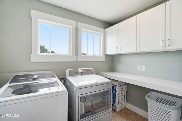801 Barnstable Lane, Bowling Green, OH 43402
