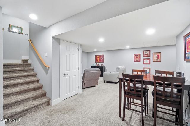 801 Barnstable Lane, Bowling Green, OH 43402