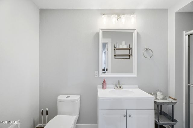 801 Barnstable Lane, Bowling Green, OH 43402