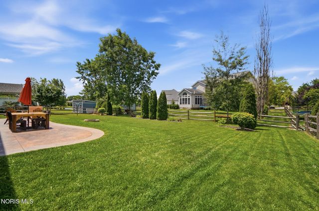 801 Barnstable Lane, Bowling Green, OH 43402