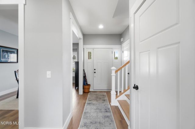 801 Barnstable Lane, Bowling Green, OH 43402
