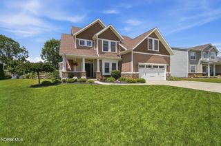 801 Barnstable Lane, Bowling Green, OH 43402
