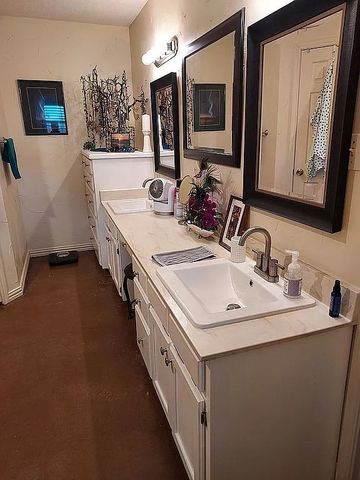 1202 Spanish Flower Drive, Granbury, TX 76048