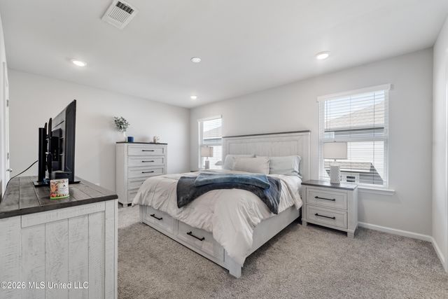 2121 Beauvoir Street, Ocean Springs, MS 39564