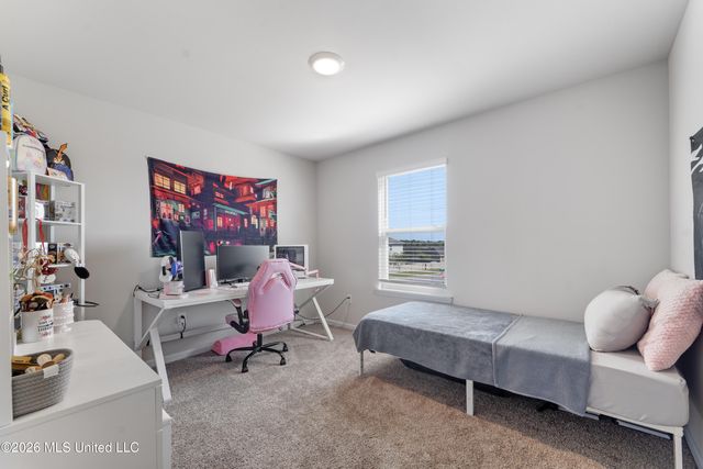 2121 Beauvoir Street, Ocean Springs, MS 39564