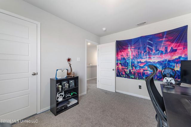 2121 Beauvoir Street, Ocean Springs, MS 39564