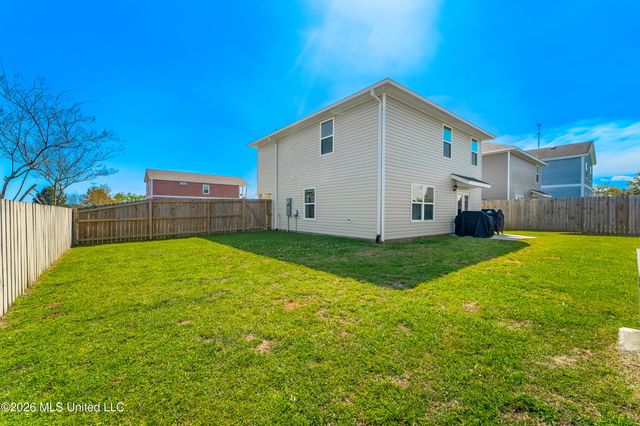 2121 Beauvoir Street, Ocean Springs, MS 39564