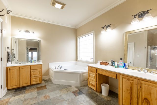 220 Viola St, Houma, LA 70360