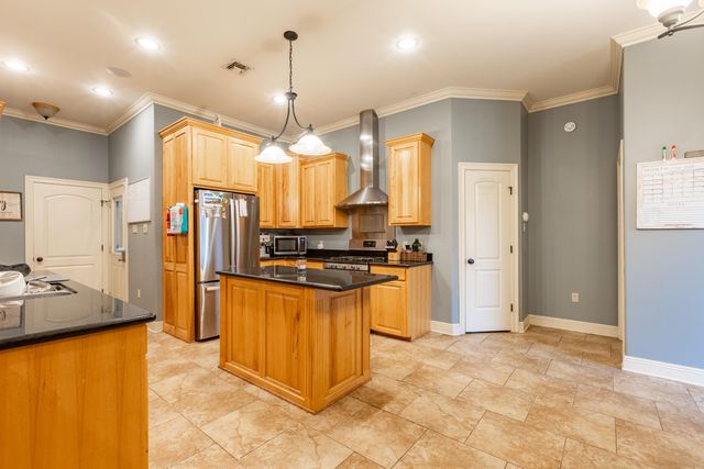 220 Viola St, Houma, LA 70360