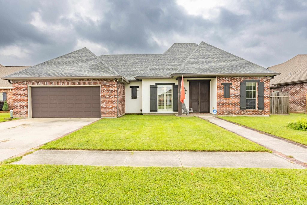 220 Viola St, Houma, LA 70360