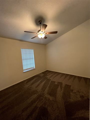 3045 Navarro Lane, Grand Prairie, TX 75052