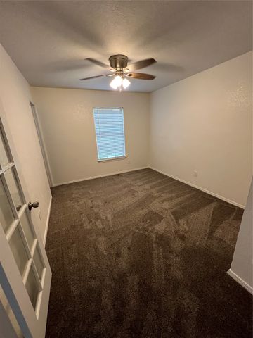 3045 Navarro Lane, Grand Prairie, TX 75052