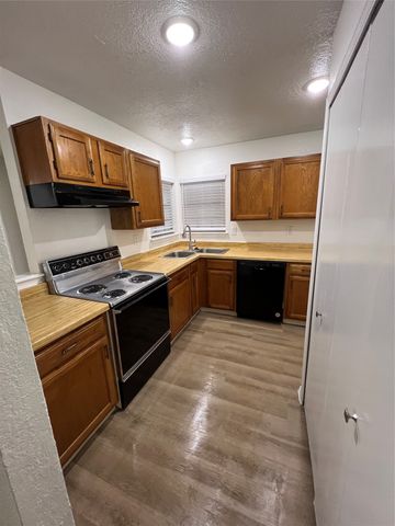 3045 Navarro Lane, Grand Prairie, TX 75052