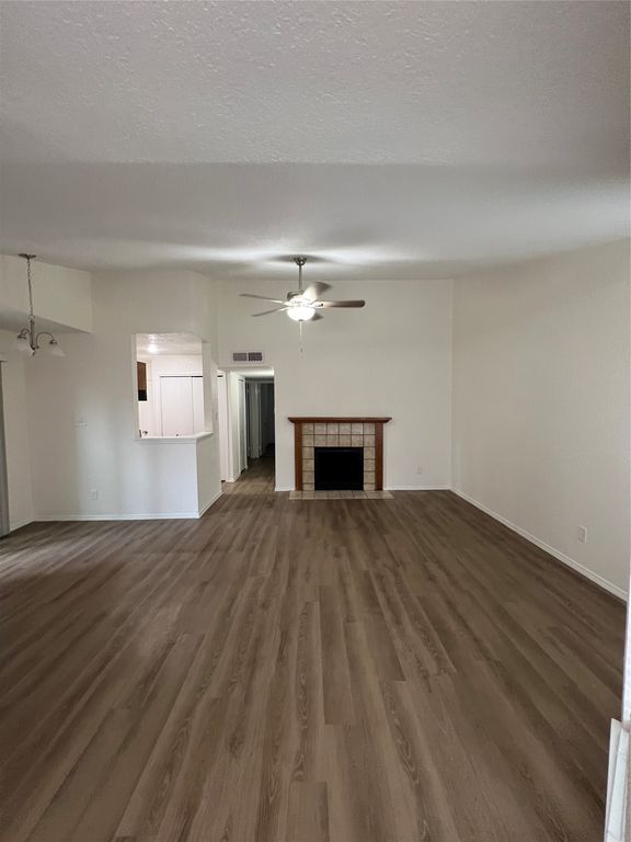 3045 Navarro Lane, Grand Prairie, TX 75052