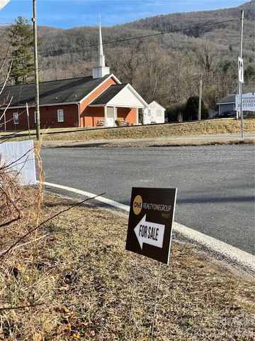 218 Max Metcalf Road, Swannanoa, NC 28778