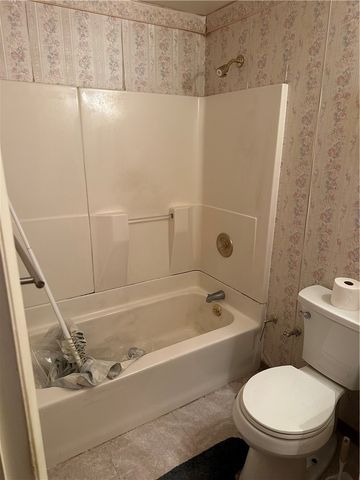 106 Van Mar Dr, Twp Of But Nw, PA 16001