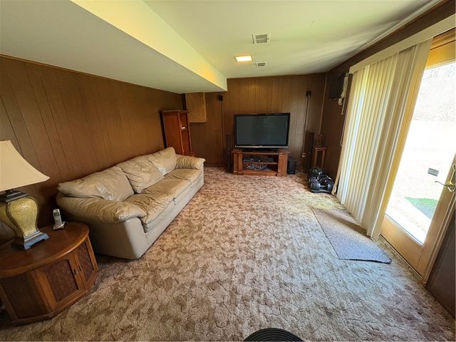 106 Van Mar Dr, Twp Of But Nw, PA 16001