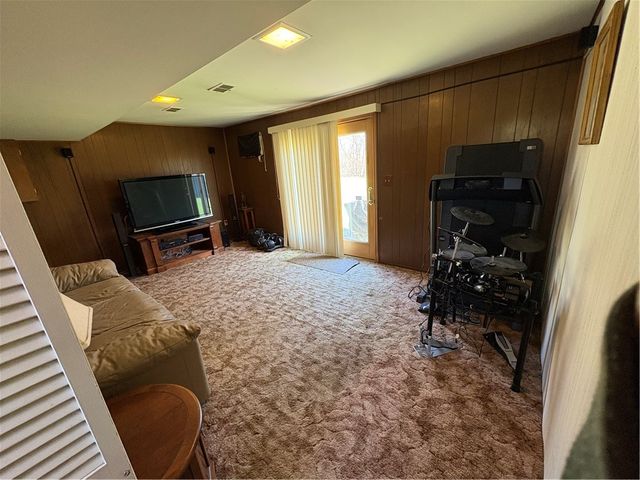 106 Van Mar Dr, Twp Of But Nw, PA 16001