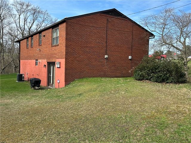 106 Van Mar Dr, Twp Of But Nw, PA 16001