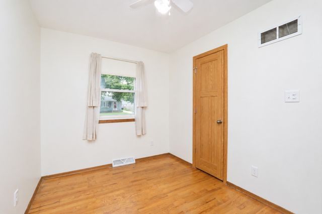 402 NE Oak Drive, Ankeny, IA 50021