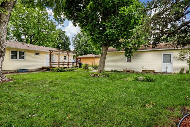 402 NE Oak Drive, Ankeny, IA 50021