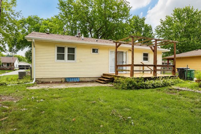 402 NE Oak Drive, Ankeny, IA 50021