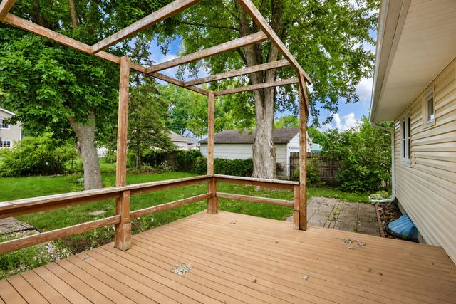 402 NE Oak Drive, Ankeny, IA 50021