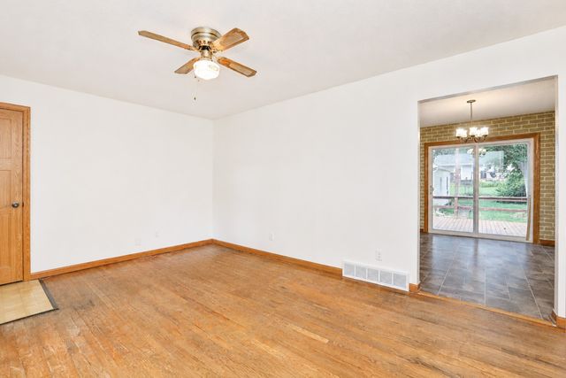 402 NE Oak Drive, Ankeny, IA 50021