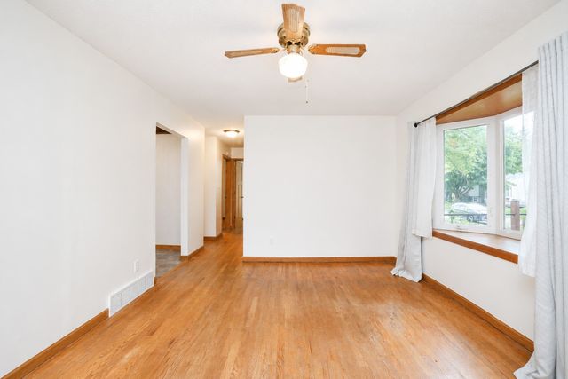 402 NE Oak Drive, Ankeny, IA 50021