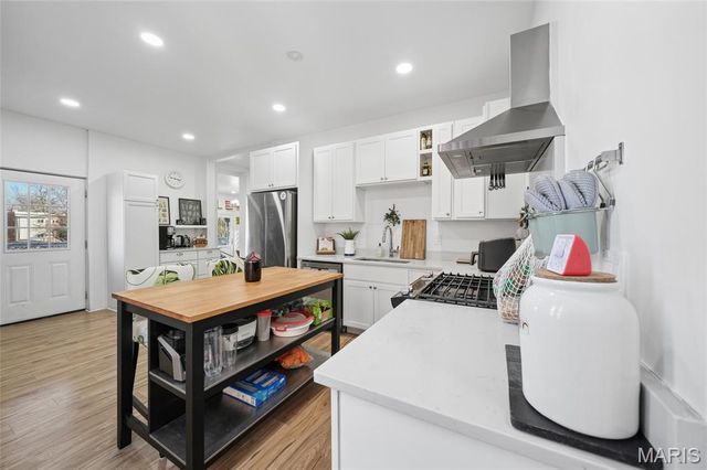 4935 Reber Place, St Louis, MO 63139