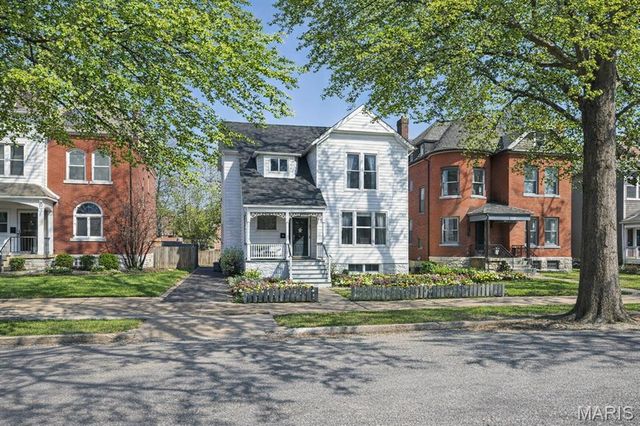 4935 Reber Place, St Louis, MO 63139