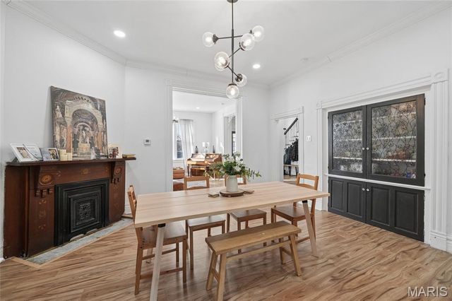 4935 Reber Place, St Louis, MO 63139