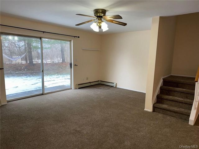 100 HILLSIDE Drive G8, Middletown, NY 10941