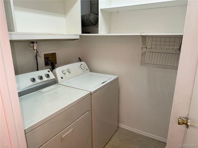 100 HILLSIDE Drive G8, Middletown, NY 10941