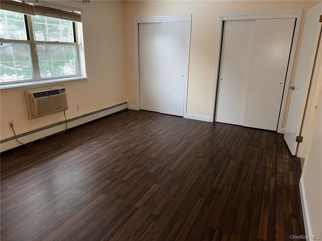 100 HILLSIDE Drive G8, Middletown, NY 10941